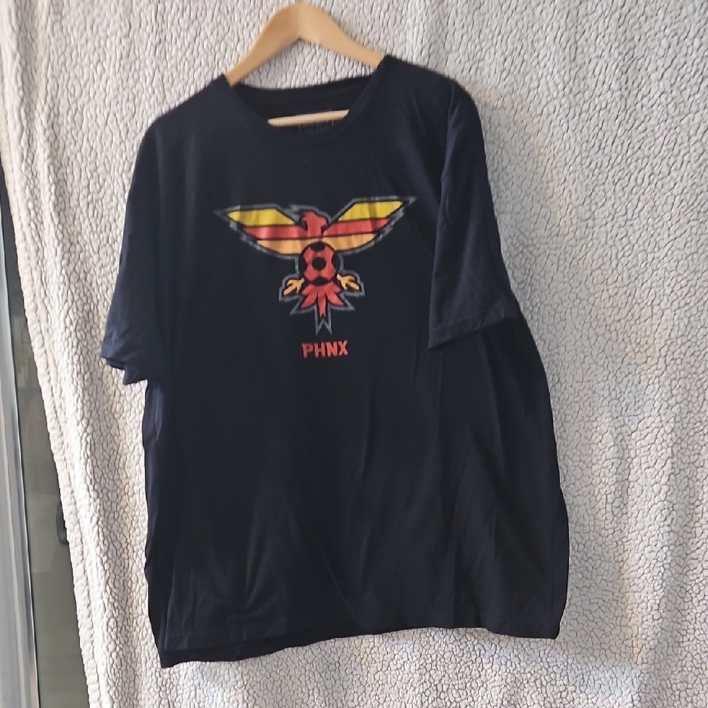 .Red and Black Short Sleeve Tee with Geometric Eagle Design  PHX